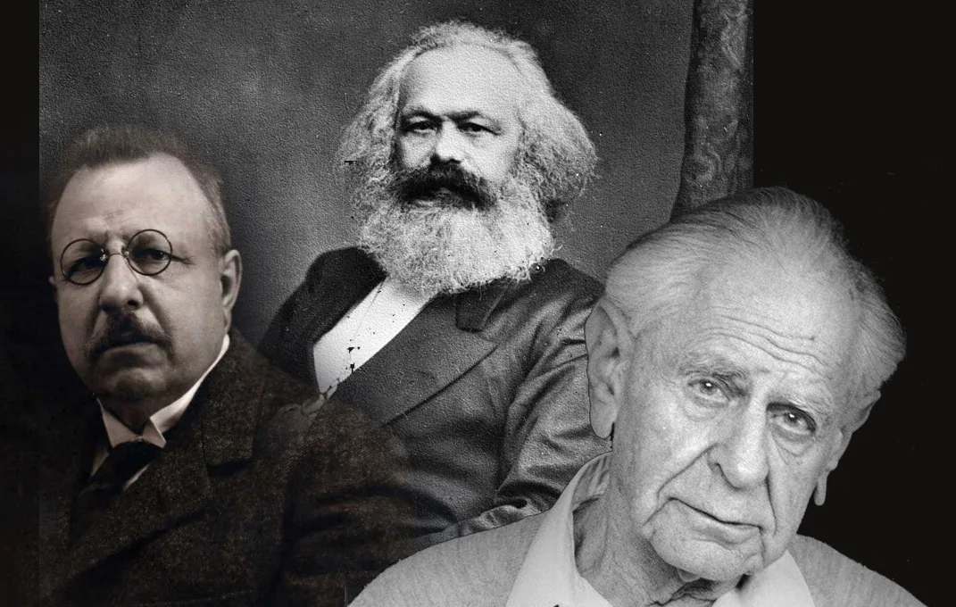 "Ritratti di Benedetto Croce, Karl Marx e Karl Popper: confronto simbolico tra idealismo, marxismo e critica liberale.