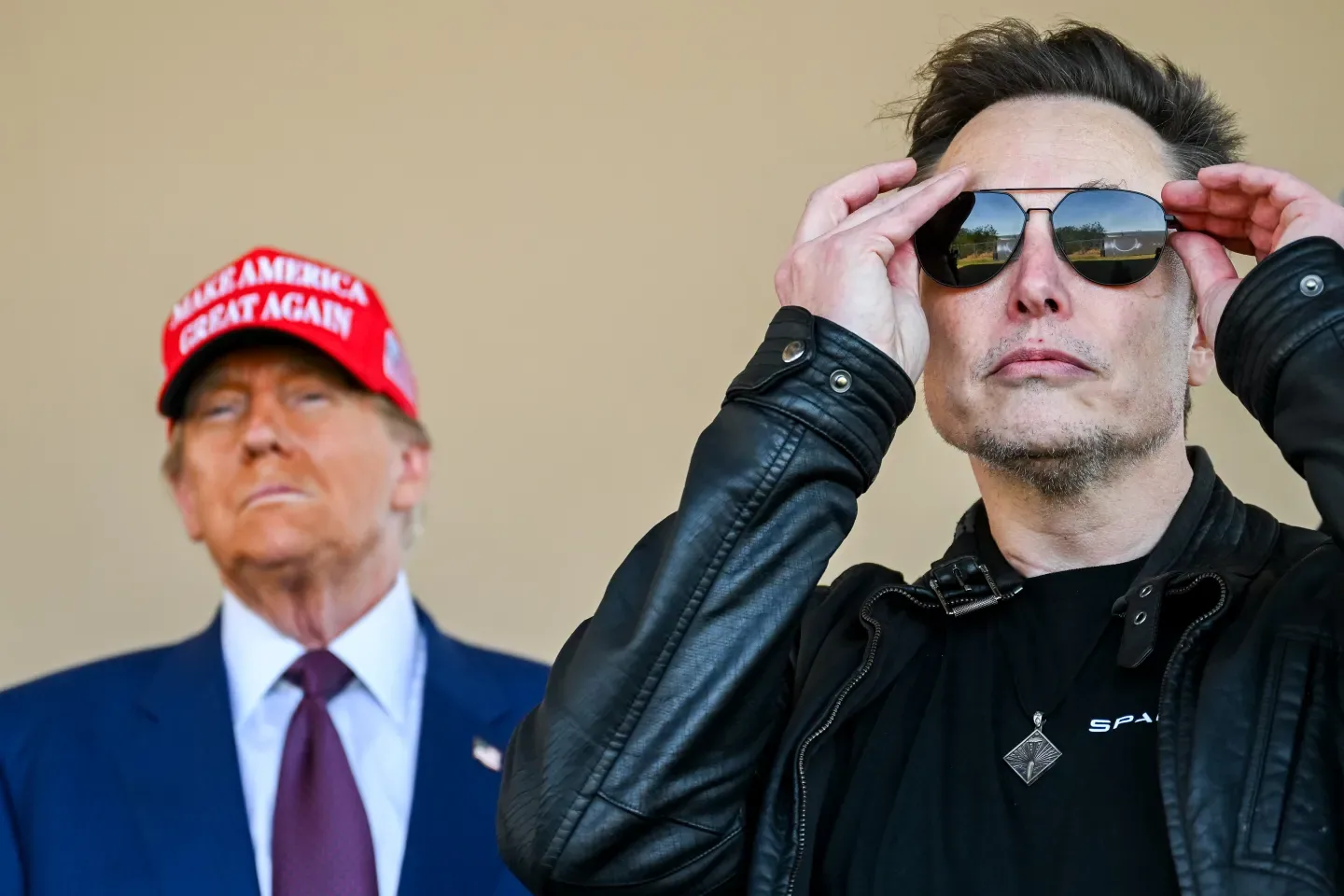 Elon Musk e Donald Trump insieme: accesso ai pagamenti federali USA e nuova influenza politica.