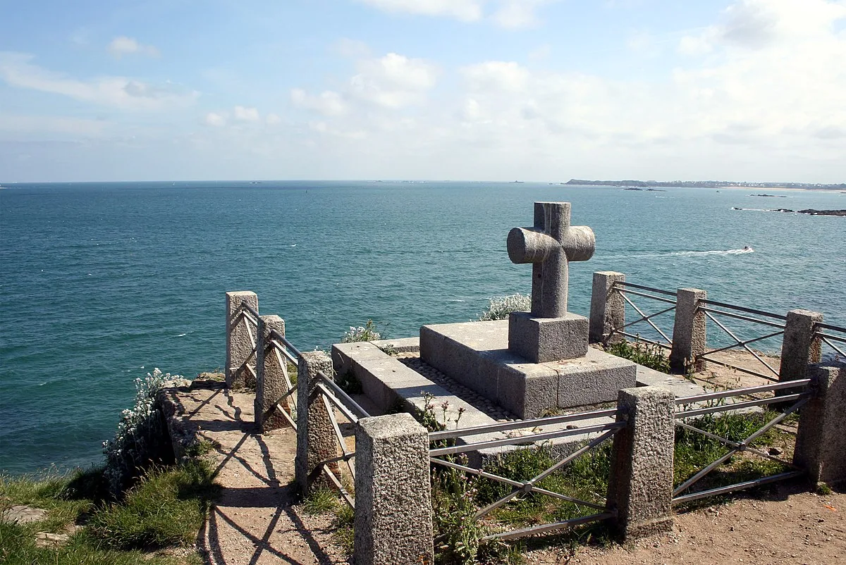 Tomba di Chateaubriand affacciata sul mare a Saint-Malo, in Bretagna.