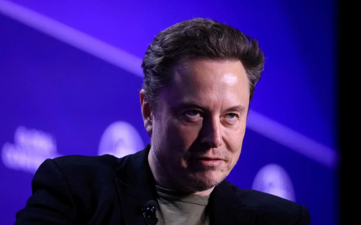 Elon Musk in declino tra crisi aziendale e controversie geopolitiche.