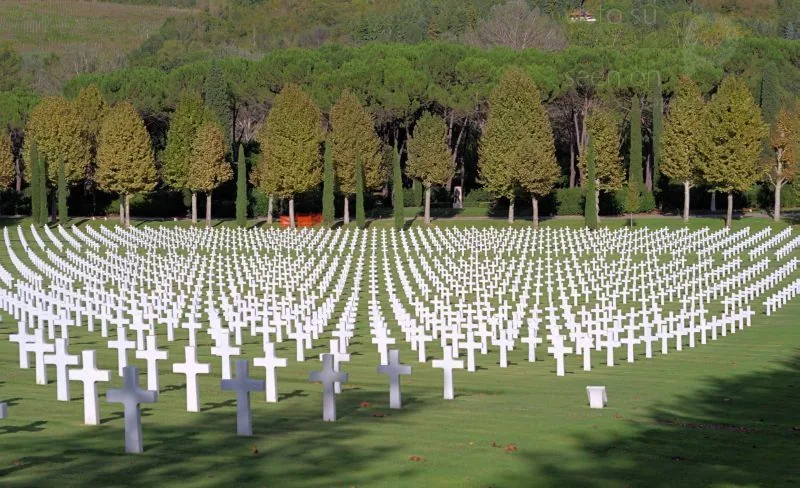 Sacrario militare di Nettuno: memoria dei soldati alleati caduti per la liberazione dell’Italia il 25 aprile 1945